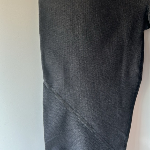 NEW WITH TAGS - Lululemon Ebb & Flow Crop - size 8 - Picture 5 of 10